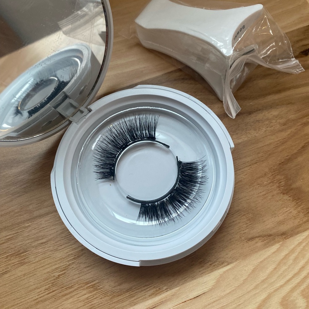 Magnetic False Eyelashes (BRAND NEW)